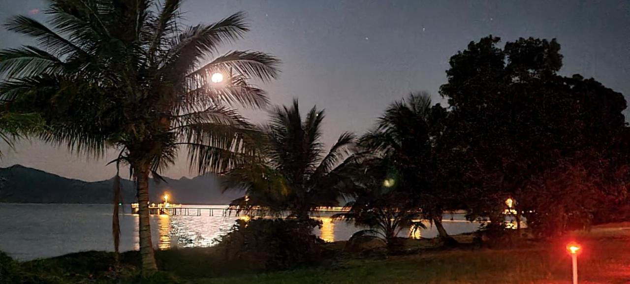 Cardwell Beachfront Motel Bagian luar foto