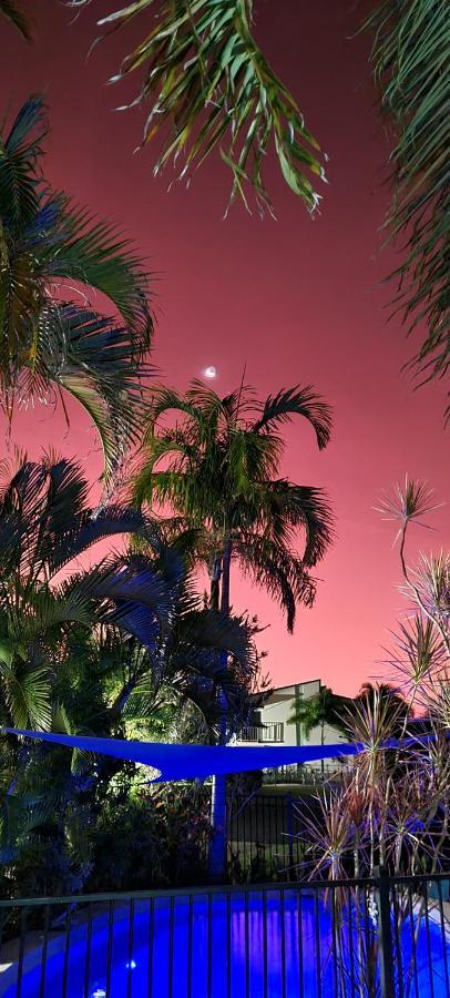 Cardwell Beachfront Motel Bagian luar foto