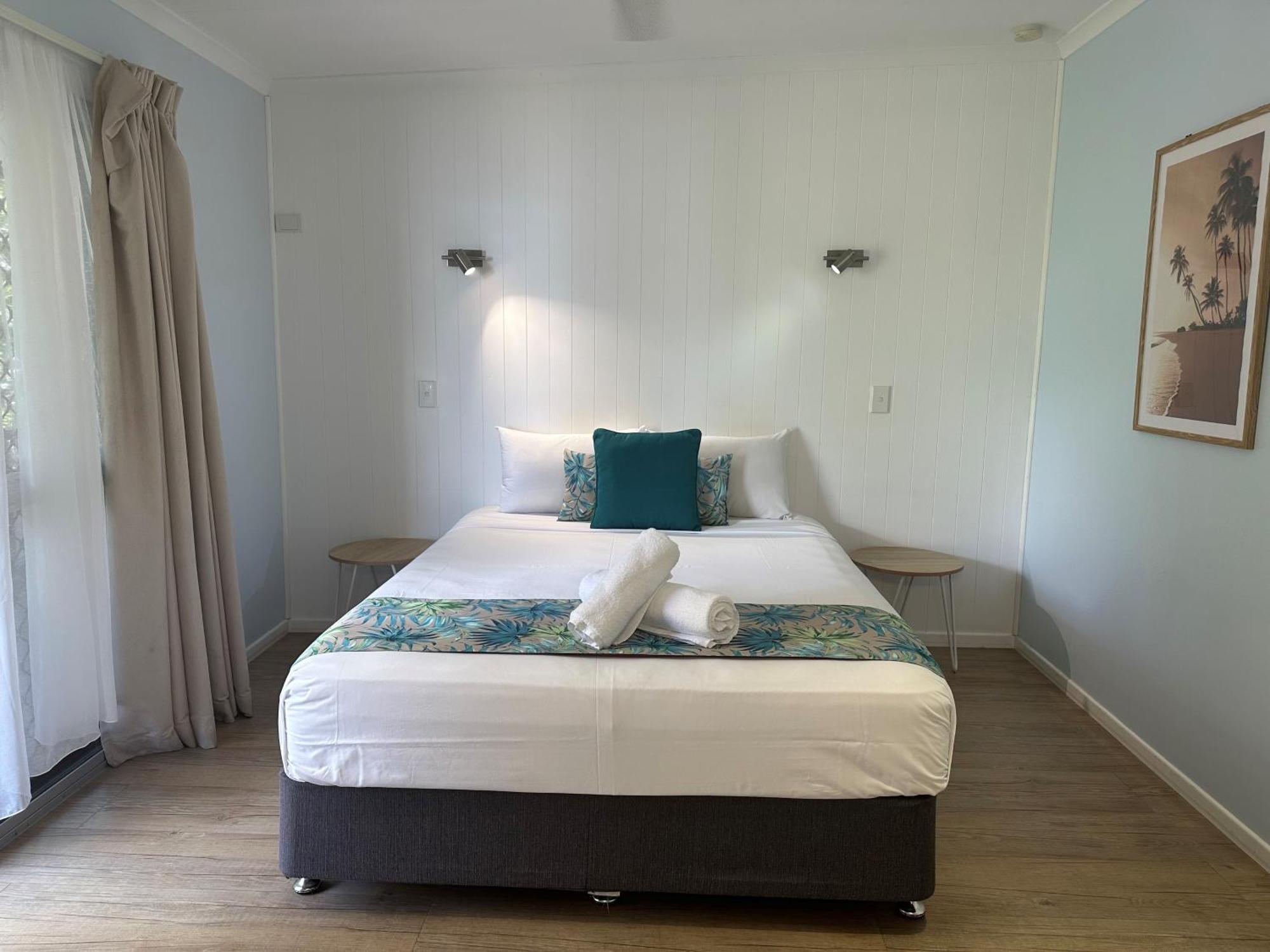 Cardwell Beachfront Motel Bagian luar foto
