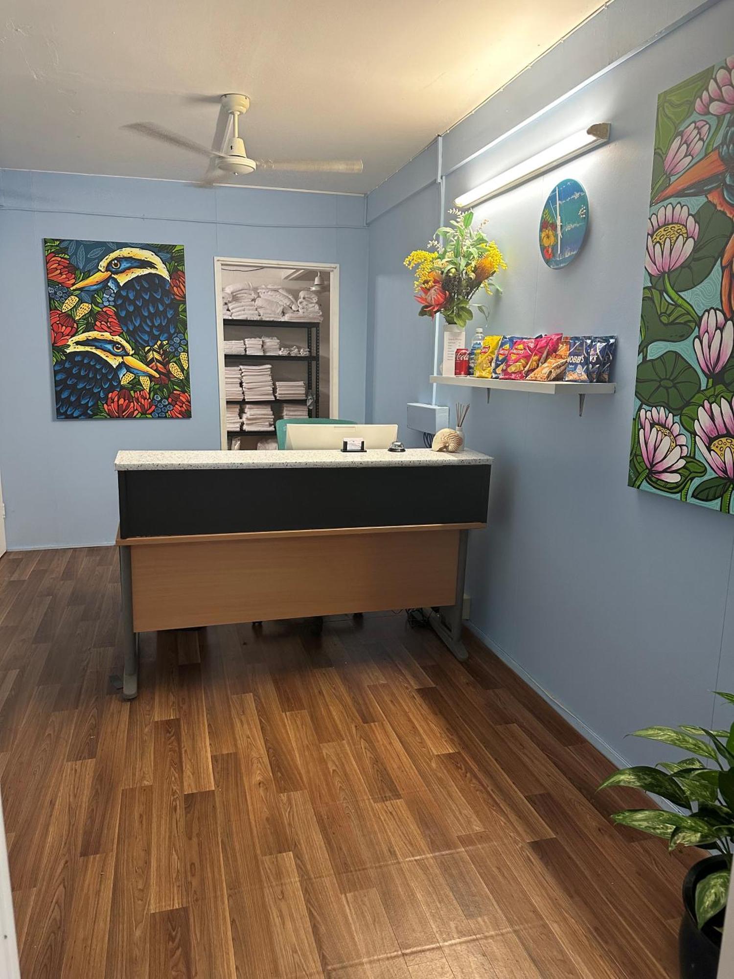 Cardwell Beachfront Motel Bagian luar foto