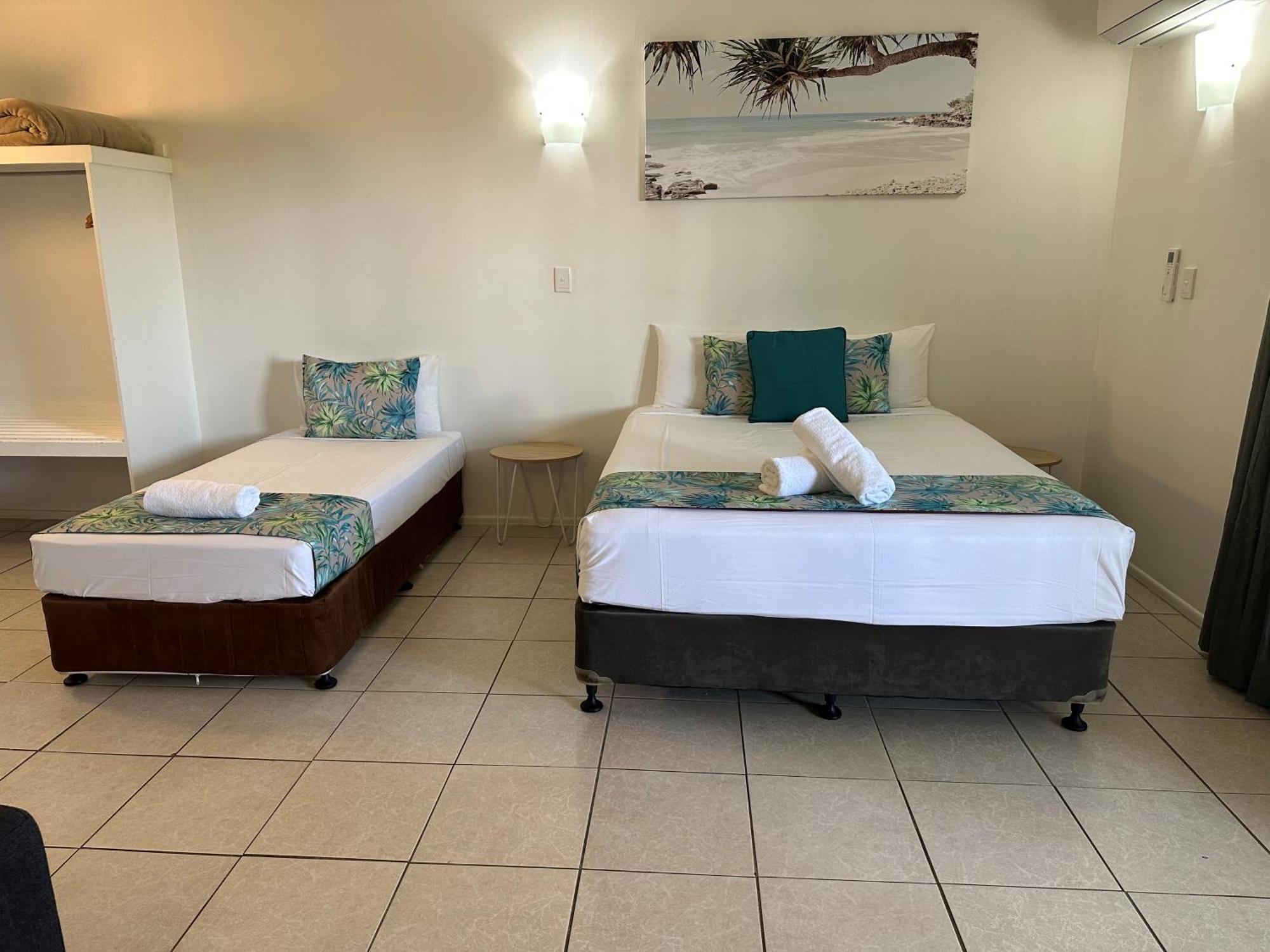 Cardwell Beachfront Motel Bagian luar foto