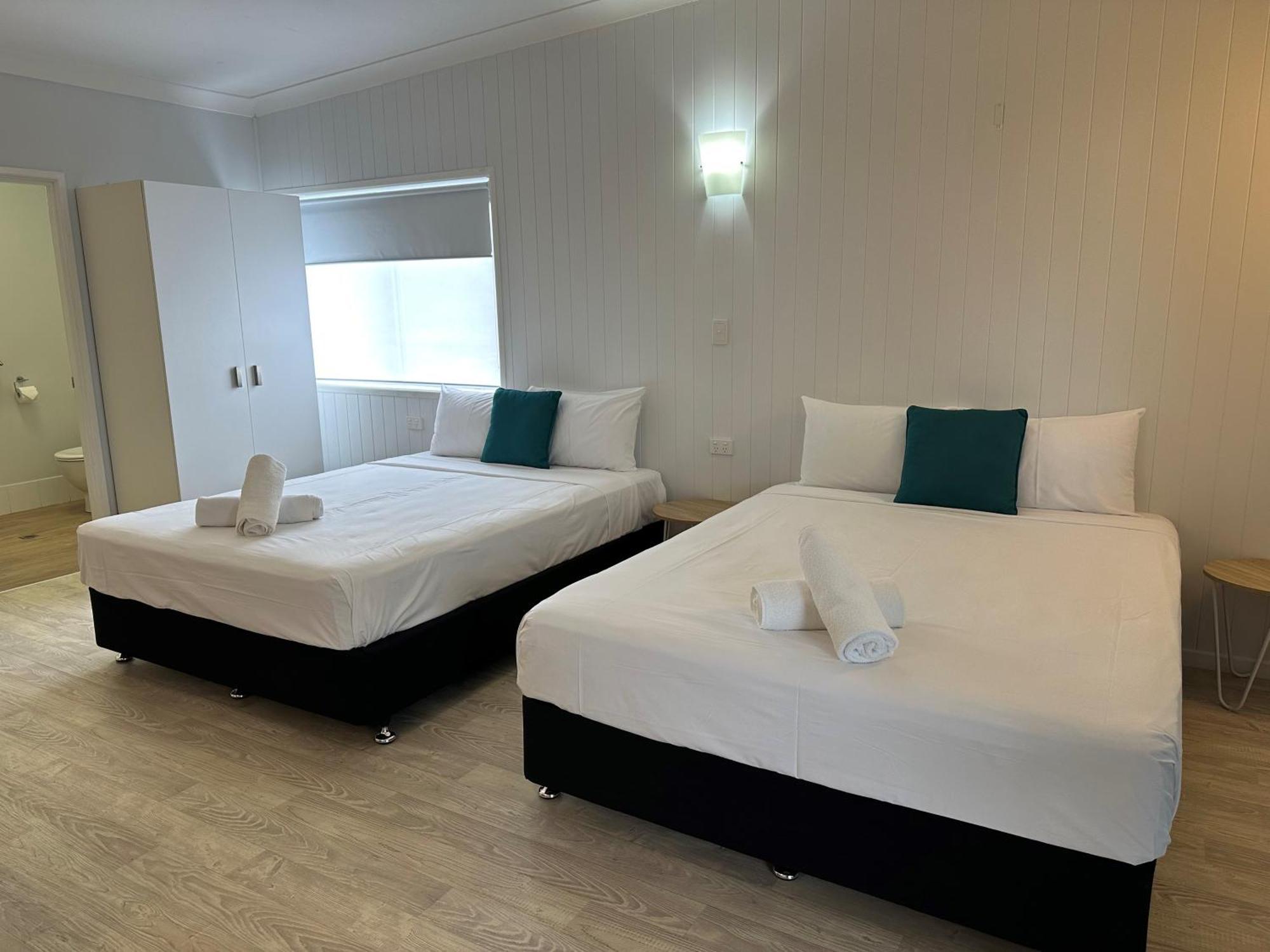 Cardwell Beachfront Motel Bagian luar foto