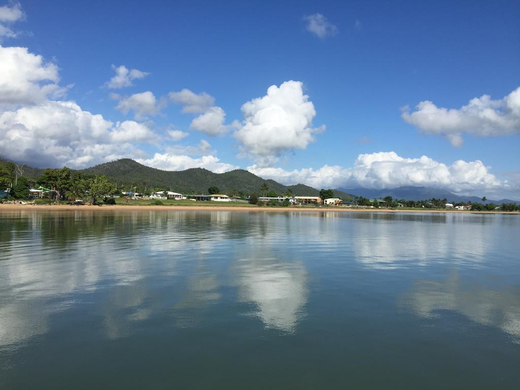 Cardwell Beachfront Motel Bagian luar foto