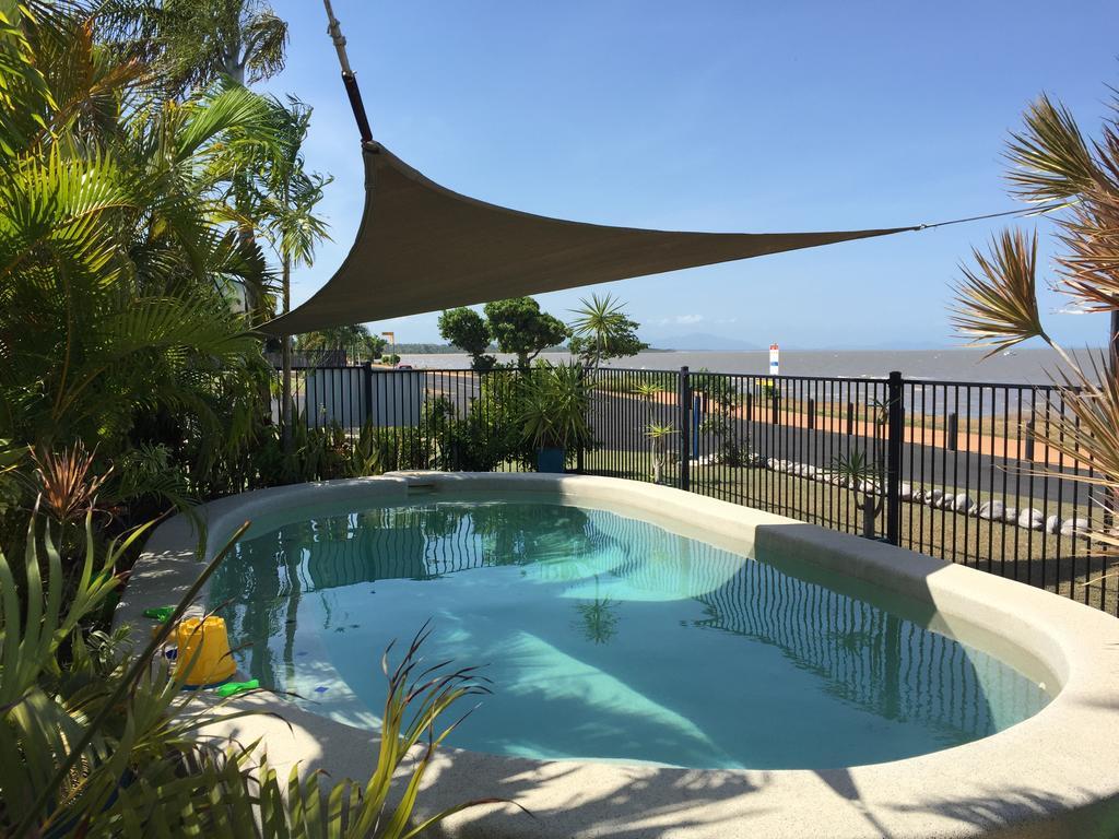 Cardwell Beachfront Motel Bagian luar foto